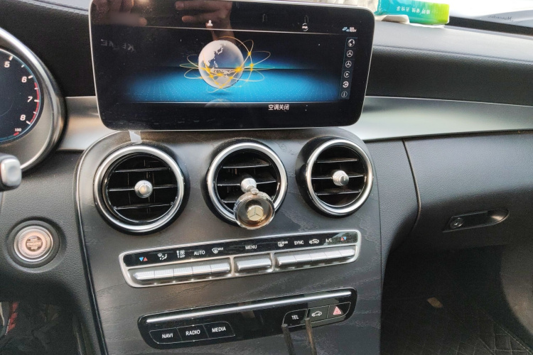 奔驰C级 2020款 C 200 L 时尚型运动版局部细节16