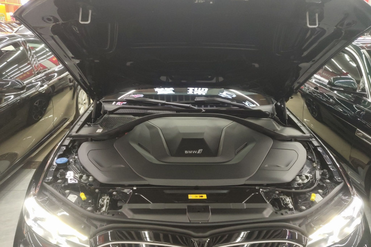 宝马i3 2024款 eDrive 40 L 曜夜套装机舱底盘24