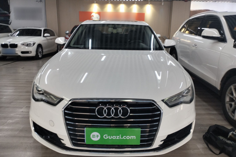 奥迪A6L 2016款 30 FSI 舒适型车身外观2