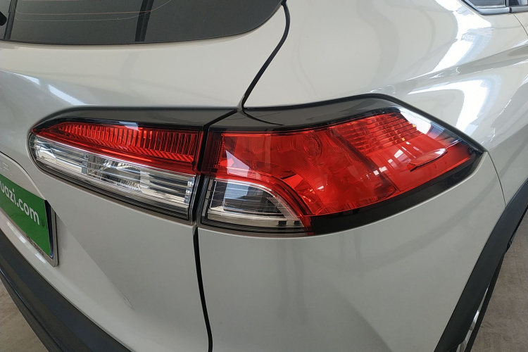 丰田 锋兰达 2022款 2.0L CVT精英版车身外观9