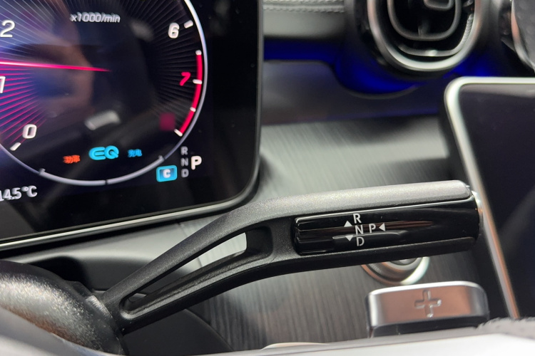 奔驰C级 2022款 C 200 L 运动版局部细节18