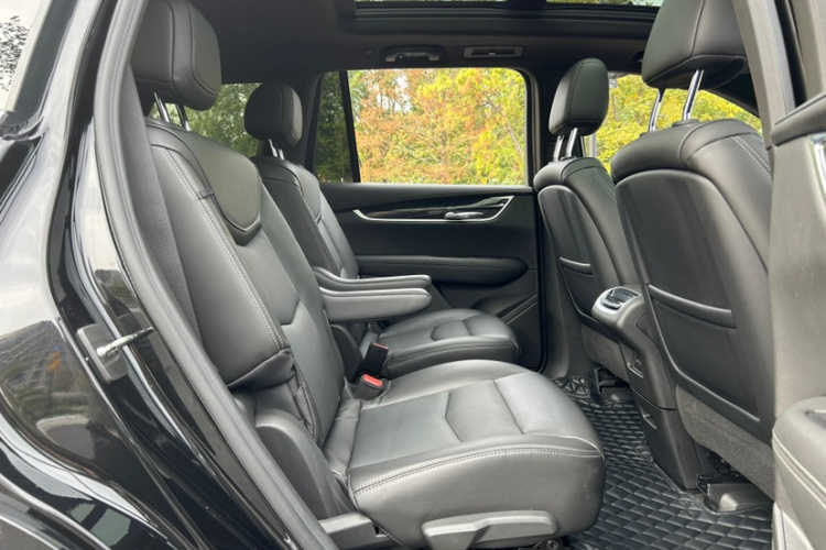 凯迪拉克XT6 2022款 2.0T 六座四驱豪华120周年限量版中控内饰7010