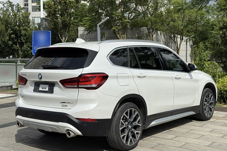 宝马X1 2021款 xDrive25Li 尊享型车身外观6005
