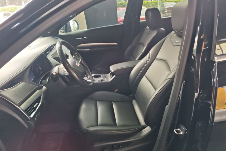 凯迪拉克XT4 2020款 改款 28T 两驱领先型中控内饰19