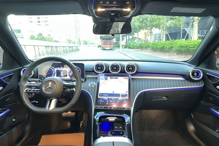 奔驰C级 2022款 改款 C 260 L 运动版中控内饰7005