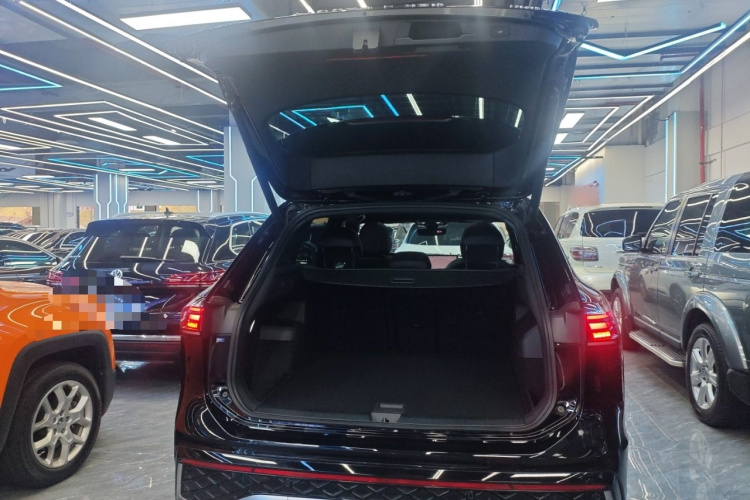 大众 途观L 2025款 PRO 380TSI 两驱 R-Line 智领版机舱底盘23