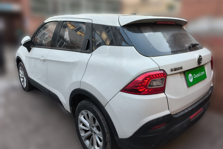 中华V3 2016款 1.5L 手动舒适型车身外观6003