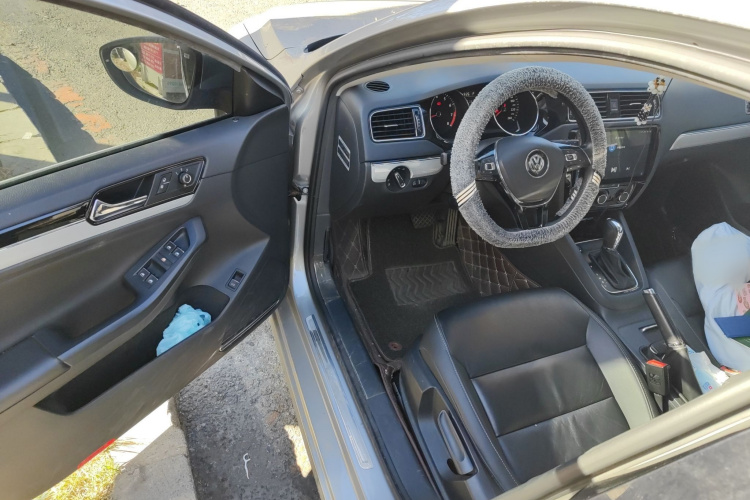 大众 速腾 2017款 1.6L 自动舒适型中控内饰7003