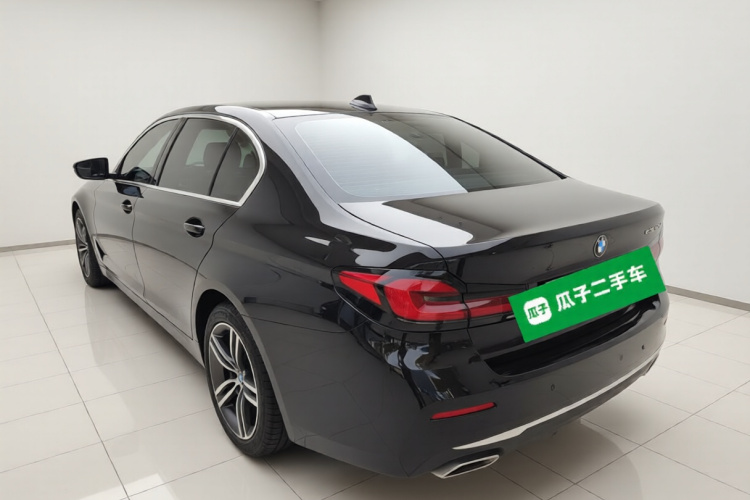 宝马5系 2021款 530Li 领先型 豪华套装车身外观5