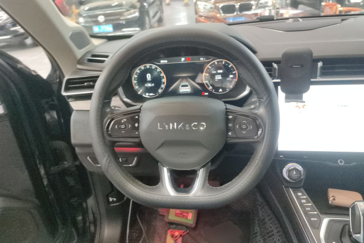 领克01 2021款 2.0TD 两驱型Pro中控内饰13