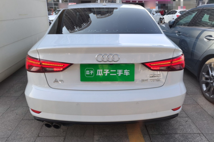 奥迪A3 2018款 30周年年型 Limousine 35 TFSI 进取型车身外观6