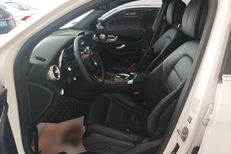 奔驰GLC 2017款 GLC 260 4MATIC 动感型中控内饰19