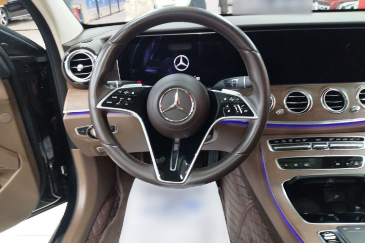 奔驰E级 2023款 改款 E 300 L 时尚型局部细节13