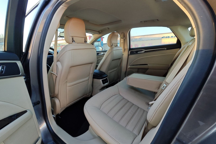 福特 蒙迪欧 2013款 2.0L GTDi200时尚型中控内饰7001