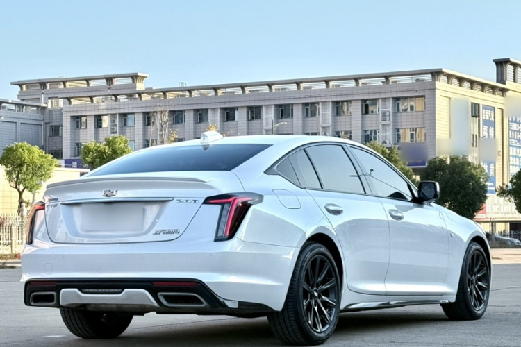 凯迪拉克CT5 2024款 28T 尊贵型车身外观6008