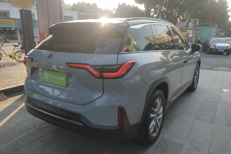 蔚来ES6 2020款 420KM 运动版车身外观6005