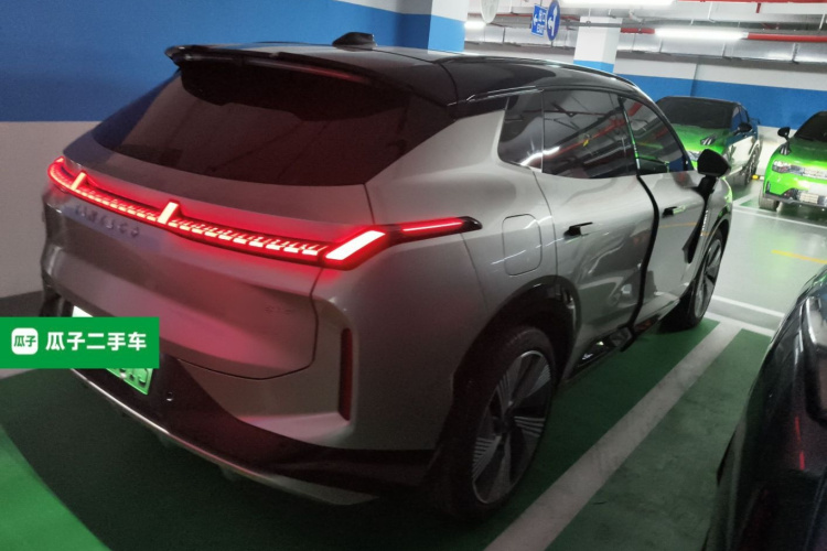 领克08 EM-P 2023款 120km 长续航Halo车身外观6005