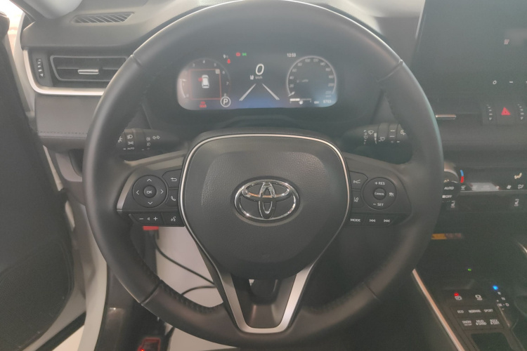 丰田 RAV4荣放 2023款 2.0L CVT四驱探险Plus版中控内饰13