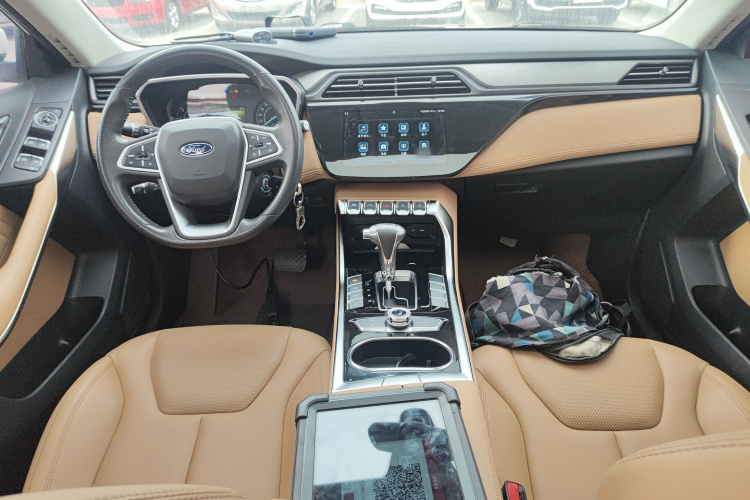 福特 领界 2019款 EcoBoost 145 CVT铂领型 国VI中控内饰7002