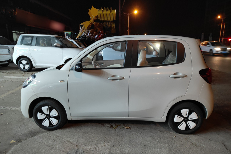 五菱汽车 宏光MINIEV 2025款 四门版 进阶款车身外观4