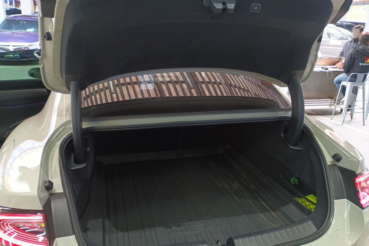 小米汽车 小米SU7 2024款 后驱长续航智驾版机舱底盘23