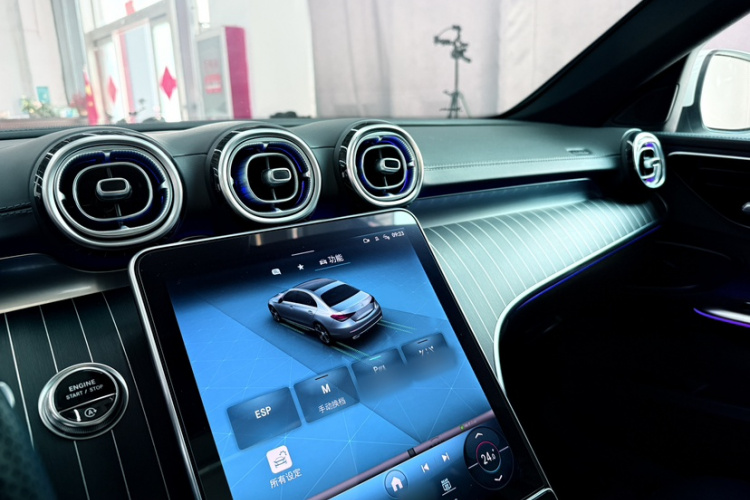 奔驰C级 2022款 改款 C 260 L 运动版中控内饰7013