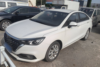 北京汽车 北京U5 2020款 1.5L 手动豪华版 国VI