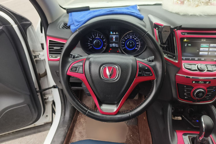 长安CS75 2016款 1.8T 自动精英型 国V中控内饰13