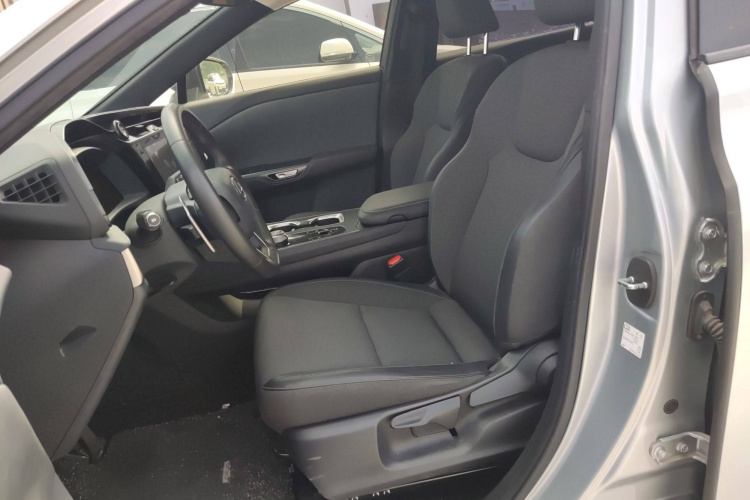 雷克萨斯RZ 2023款 450e 四驱纵行版局部细节19