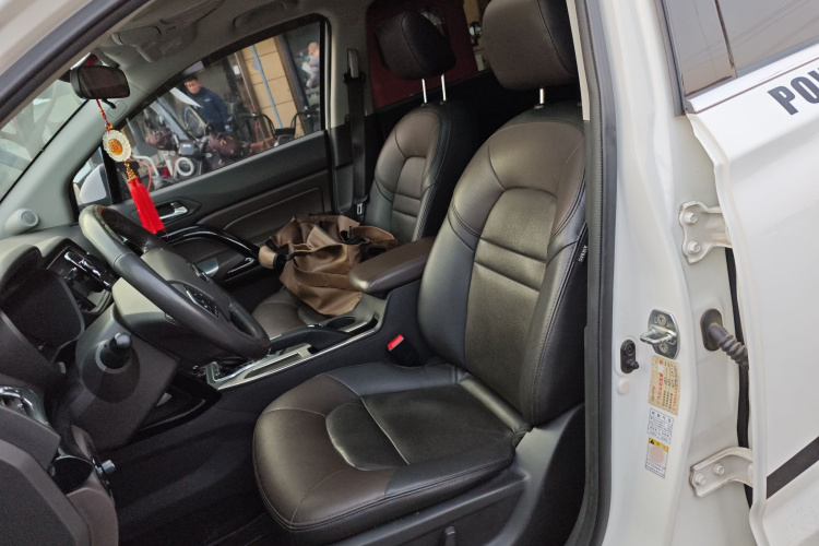 广汽传祺 传祺GS4 2015款 200T G-DCT豪华版中控内饰19