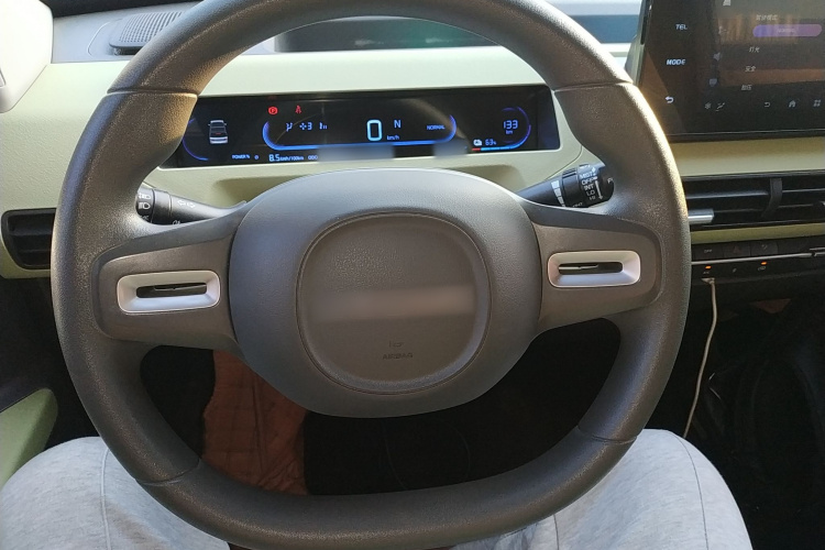 吉利银河 2023款 熊猫mini 200km 耐力熊中控内饰13