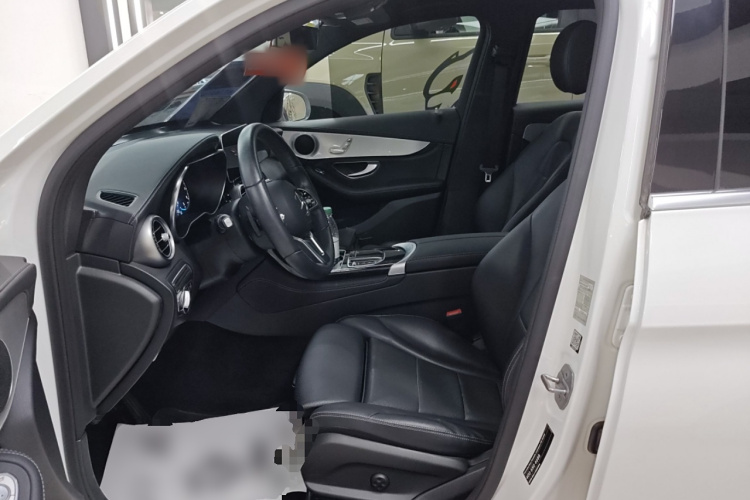 奔驰GLC 2020款 改款 GLC 260 L 4MATIC 动感型中控内饰19