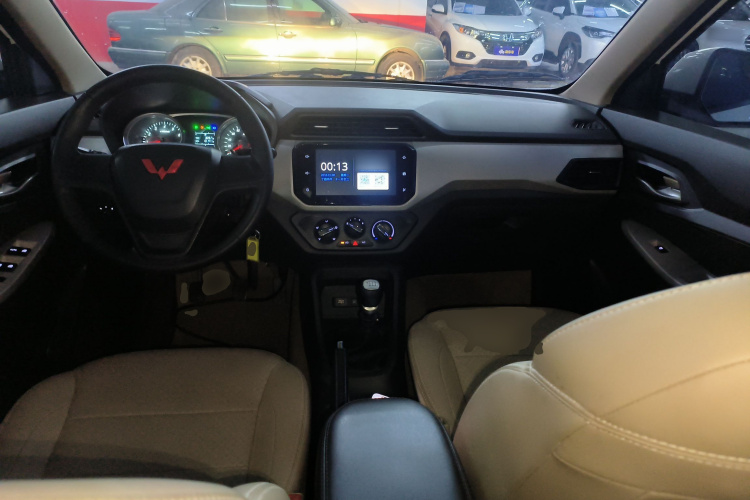 五菱汽车 五菱宏光 2021款 1.5L改款 S舒适型 电动助力LAR中控内饰12