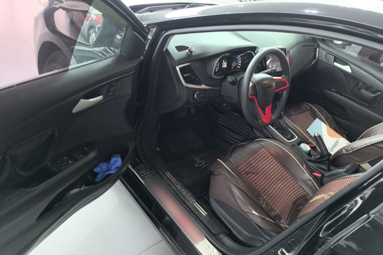 雪佛兰 科沃兹 2019款 320 自动欣享天窗版中控内饰20