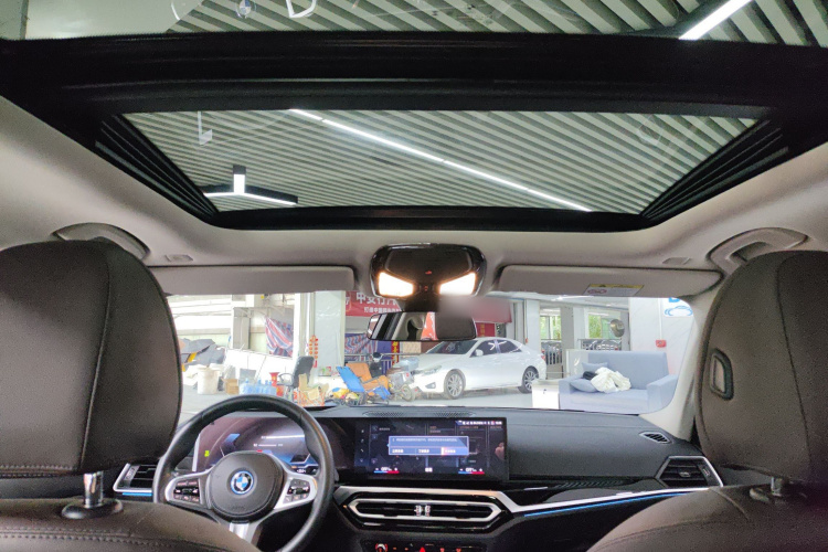 宝马i3 2023款 eDrive 40 L 曜夜运动套装中控内饰22