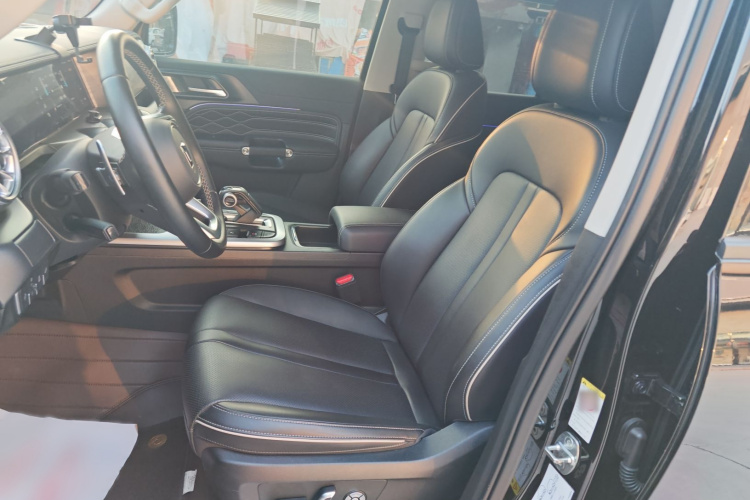 坦克300 2024款 2.0T 征服者中控内饰7001