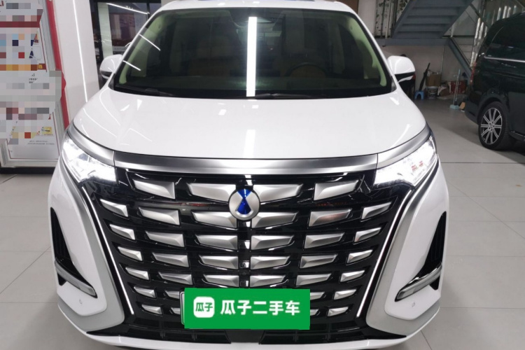 腾势D9 2024款 DM-i 980 四驱旗舰型车身外观2