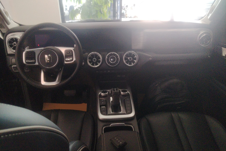 坦克300 2024款 2.0T 征服者中控内饰12