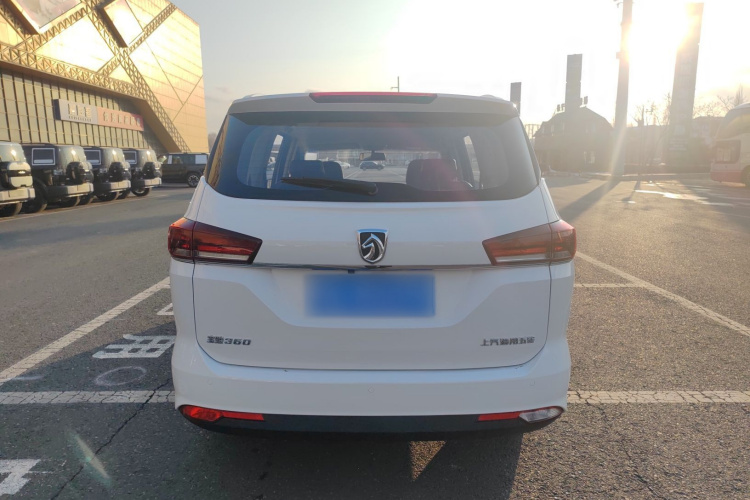 宝骏360 2018款 1.5L 手动精英型 国V车身外观6003