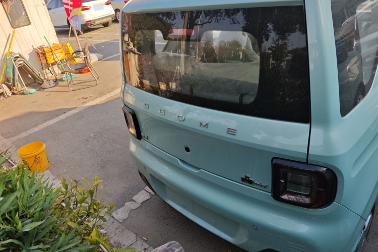 吉利银河 2024款 熊猫mini 200km 耐力熊车身外观6