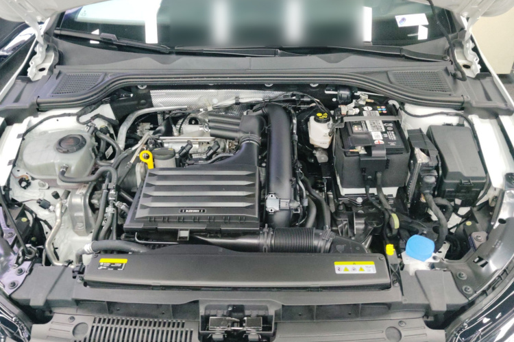 大众 高尔夫 2023款 改款 280TSI DSG R-Line Lite机舱底盘24