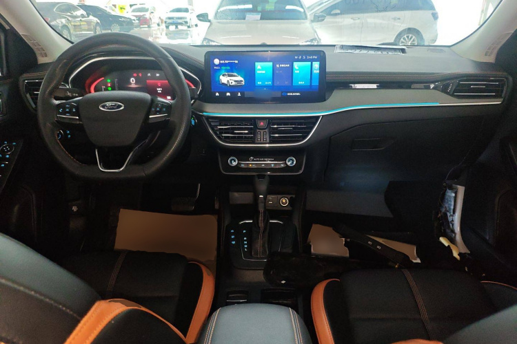 福特 福克斯 2022款 三厢 EcoBoost 180 自动竞速版中控内饰12