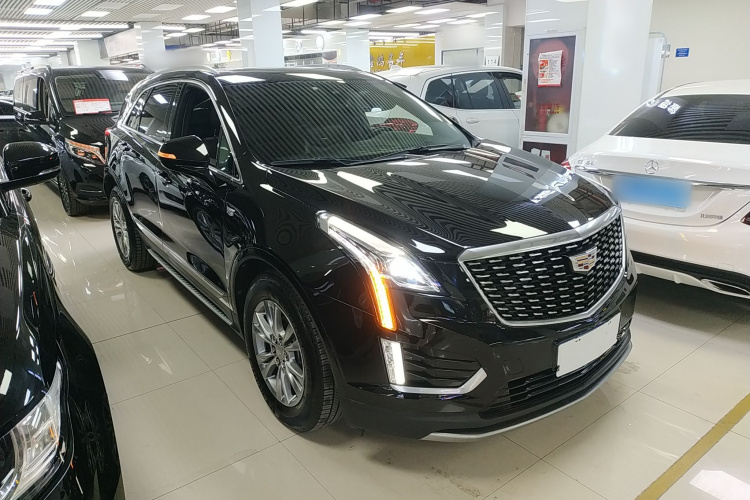 凯迪拉克XT5 2021款 28T 豪华型车身外观3