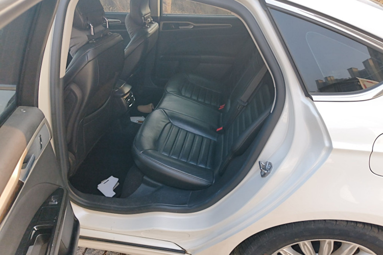 福特 蒙迪欧 2013款 2.0L GTDi200时尚型中控内饰21