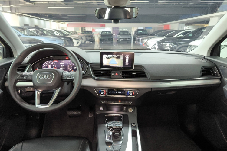 奥迪Q5L 2020款 改款 40 TFSI 荣享时尚型中控内饰7002