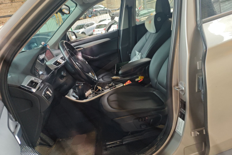 宝马X1 2018款 sDrive18Li 时尚型中控内饰19