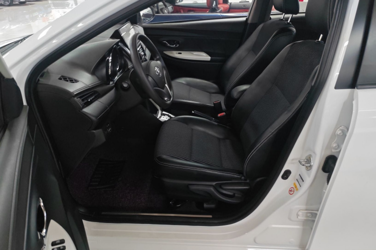 丰田 YARiS L 致炫 2015款 1.5G 自动炫动天窗特别版中控内饰19