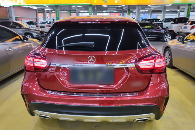 奔驰GLA 2019款 GLA 200 时尚型车身外观6