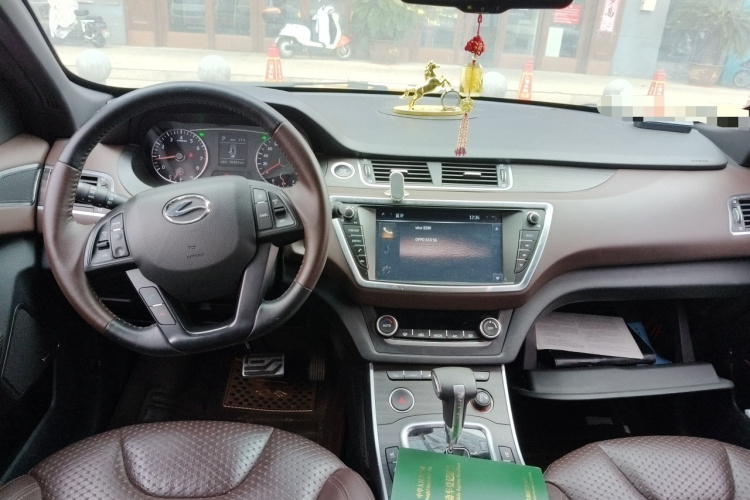 陆风X7 2015款 2.0T 全景尊贵版中控内饰12