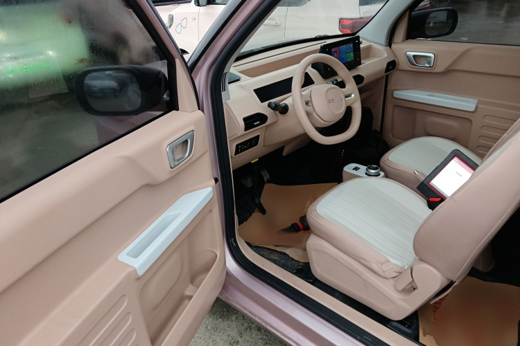 吉利银河 2023款 熊猫mini 200km 灵动熊中控内饰20